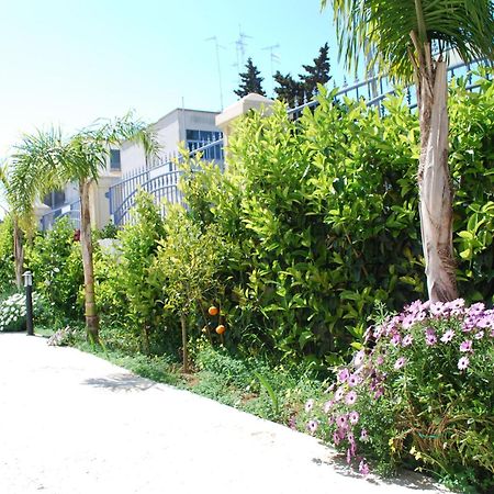 Madigans Rooms Bed&Breakfast Лече Екстериор снимка
