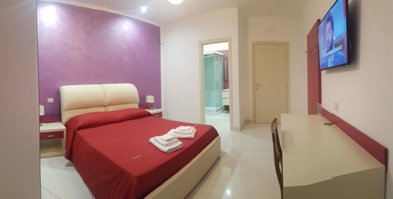 Madigans Rooms Bed&Breakfast Лече Екстериор снимка